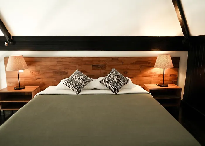 Wave House Boutique Surf Retreat - Adults Only Resort Canggu