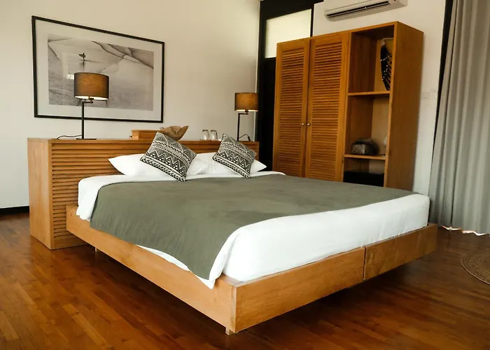 Wave House Boutique Surf Retreat - Adults Only