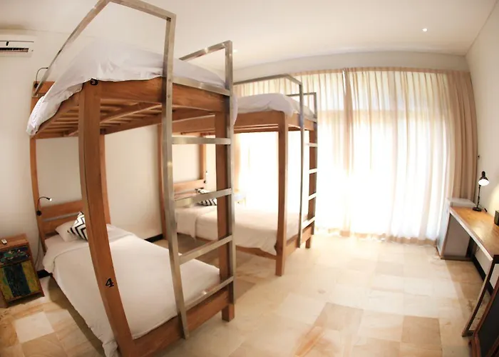 Wave House Boutique Surf Retreat - Adults Only 3* Canggu
