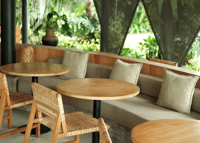 Wave House Boutique Surf Retreat - Adults Only 3* Canggu