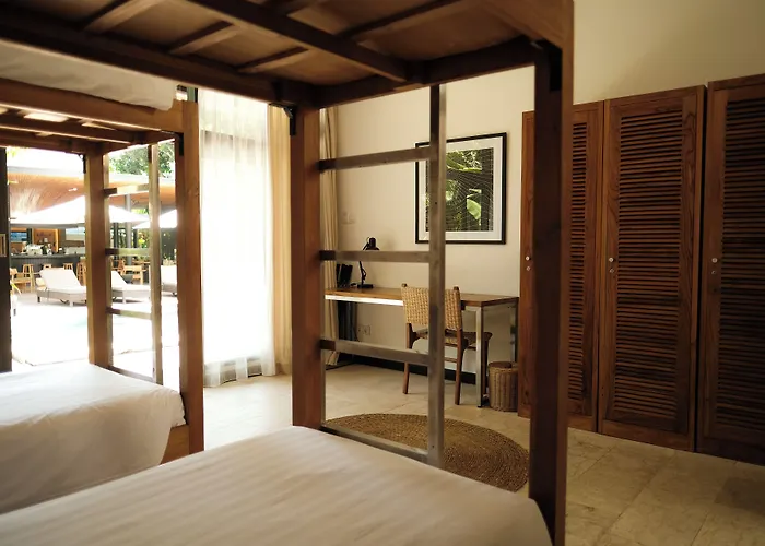 Wave House Boutique Surf Retreat - Adults Only