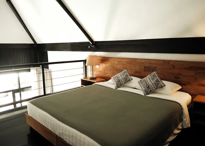 Wave House Boutique Surf Retreat - Adults Only Resort Canggu